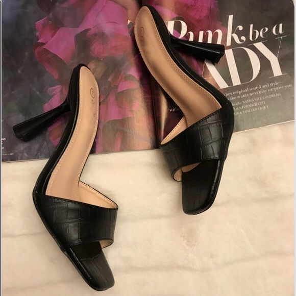 Shoes - New Croc mules 6.5 & 7 left